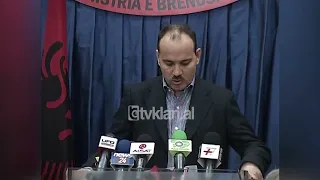 Ministri Bujar Nishani prezanton kategoritë e përfitimit të kartave falas-(29 Mars 2009)