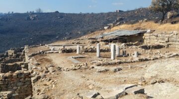 Parku Arkeologjik i Finiqit u rrezikua nga zjarri, ministri Gonxhja: Asnjë monument nuk është prekur