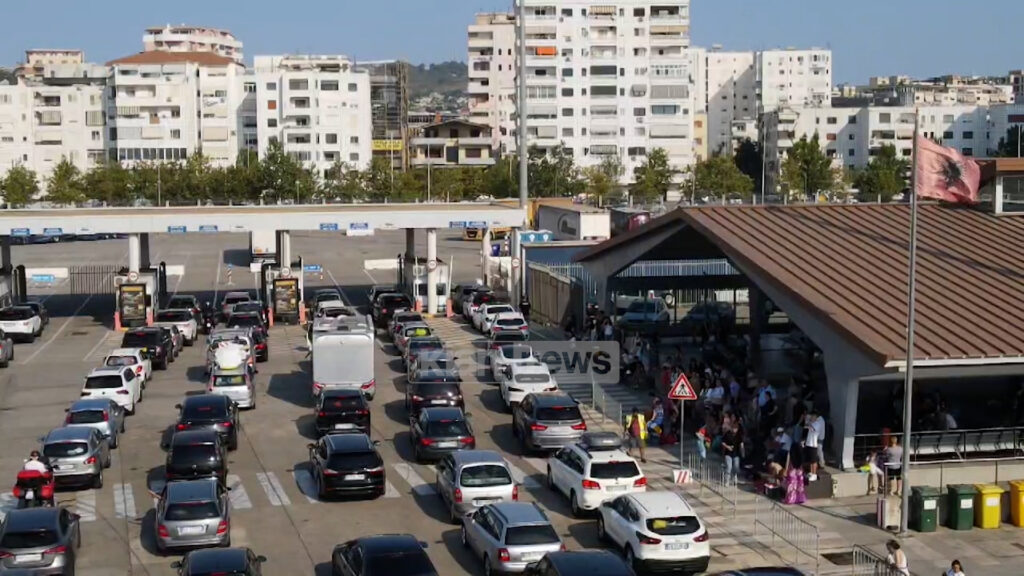 Mbi 54 mijë turistë hynë në Portin e Durrësit gjatë Gushtit