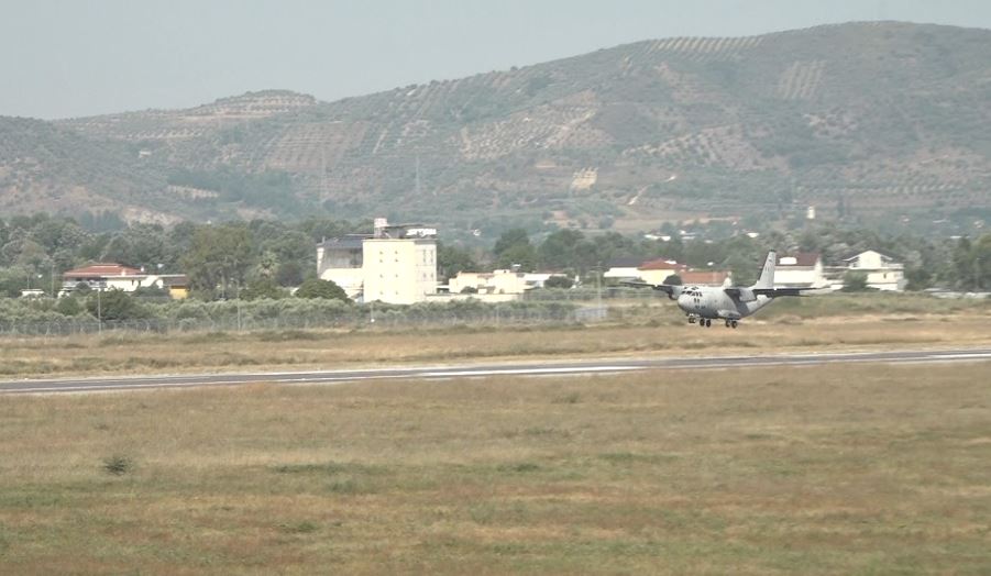 Zjarret, nis ndërhyrja me avionët rumunë