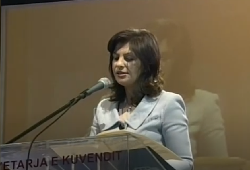 Jozefina Topalli takim me gratë e Durrësit, “Kujdesi ndaj grave, prioritet”-(8 Prill 2009)