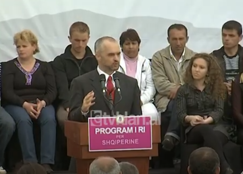 Edi Rama në Fier, prezanton për banorët programin për zhvillimin rural-(23 Prill 2009)