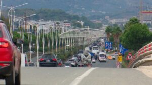 Nisin përgatitjet për zgjerimin e autostradës Tiranë-Durrës