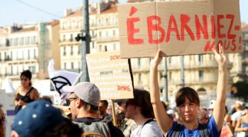 S&#8217;ka paqe në Francë! Protesta kundër kryeministrit të ri