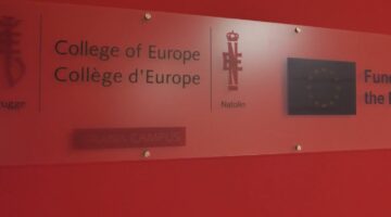 Tirana mirëpret 32 studentët e Kolegjit të Europës