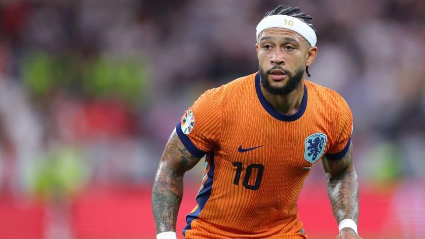 Depay shkon në Brazil