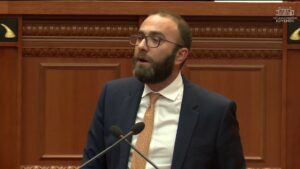 Sesioni i ri parlamentar, Bardhi: Mazhoranca e ka kthyer Kuvendin në noter të ligjeve klienteliste