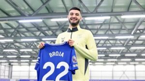 Everton zbulon numrin që do të mbajë Armando Broja