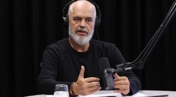 Kryeministri Edi Rama në podcast-in e tij "Flasim"