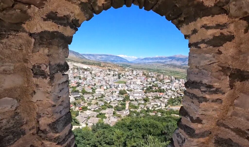 80% e hoteleve në Gjirokastër, të zëna edhe për Vjeshtë