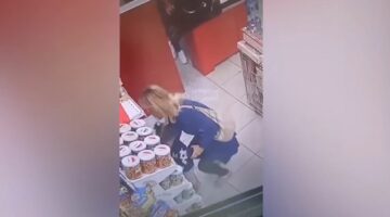 Tentoi të rrëmbente 2-vjeçaren në supermarket, procedohet 57-vjeçarja në Tiranë