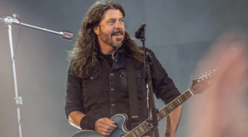 Dave Grohl pranon se është babai i një fëmije &#8220;jashtëmartesor&#8221;