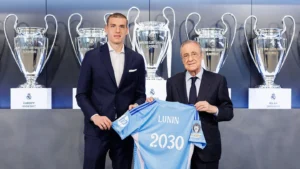 Real Madrid zyrtarizon rinovimin e kontratës me portierin Lunin