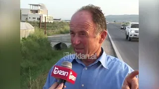 Mjete bujqësore dhe kafshë, autostrada Lushnjë-Fier kthehet në rrugë fshati-(27 Maj 2009)