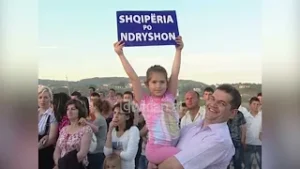 Kryeministri Sali Berisha inauguron fillimin e rrugës Levan-Tepelenë-(13 Maj 2009)