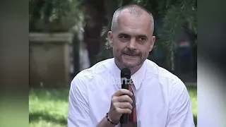 Edi Rama prezanton këngën e re të fushatës elektorale “Çohu”-(26 Maj 2009)