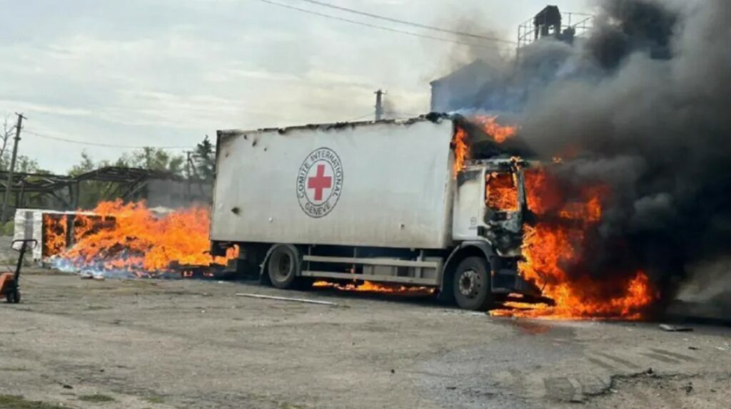 Po përgatiteshin për shpërndarjen e ndihmave, 3 punonjës të Kryqit të Kuq vriten në një sulm në Ukrainë