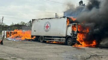 Po përgatiteshin për shpërndarjen e ndihmave, 3 punonjës të Kryqit të Kuq vriten në një sulm në Ukrainë