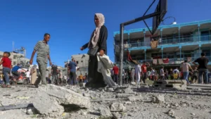 Izraeli sulmon një shkollë në Gaza, vriten 6 punonjës të OKB