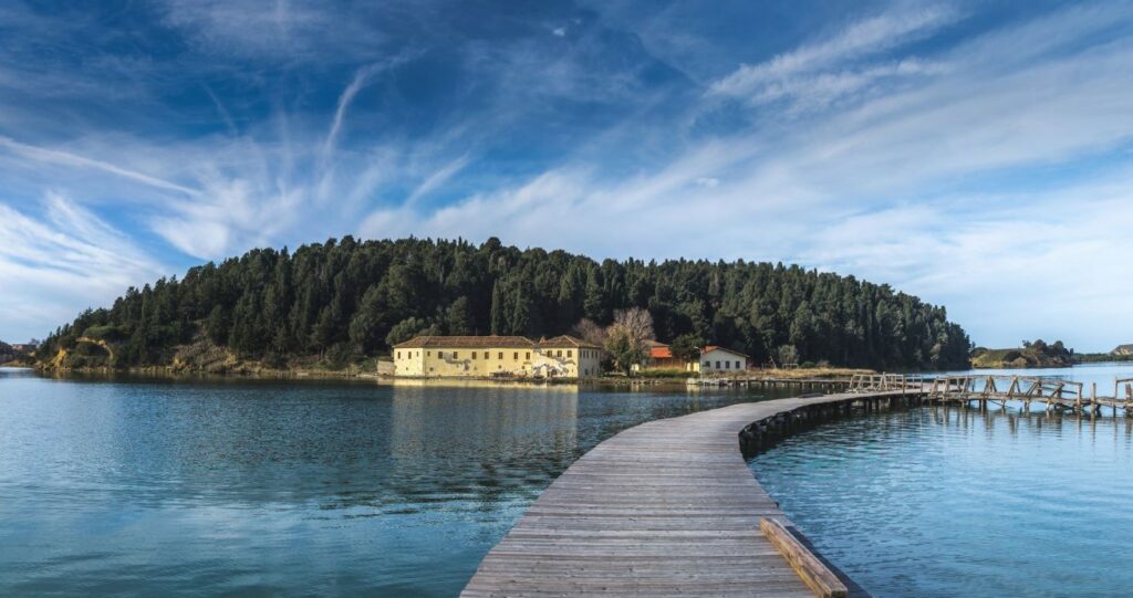 Manastiri i Zvërnecit, destinacioni më i kërkuar në Vlorë